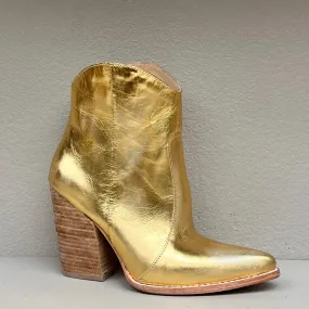 Above ankle boot/ slip on w/ heel/ Gold metallic textured leather