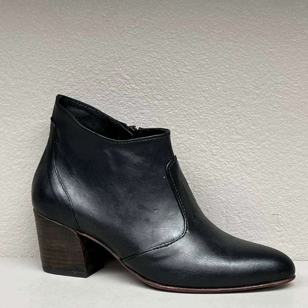 Ankle Boot-Side zip w/ heel/ Black leather / leather sole