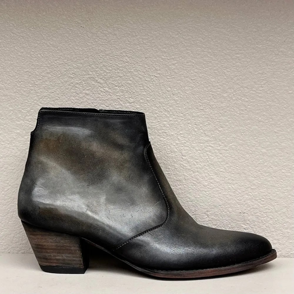 Ankle Boot-Side zip w/ heel/ Hand colored black/grey leather w/ dark/light accents/ leather sole