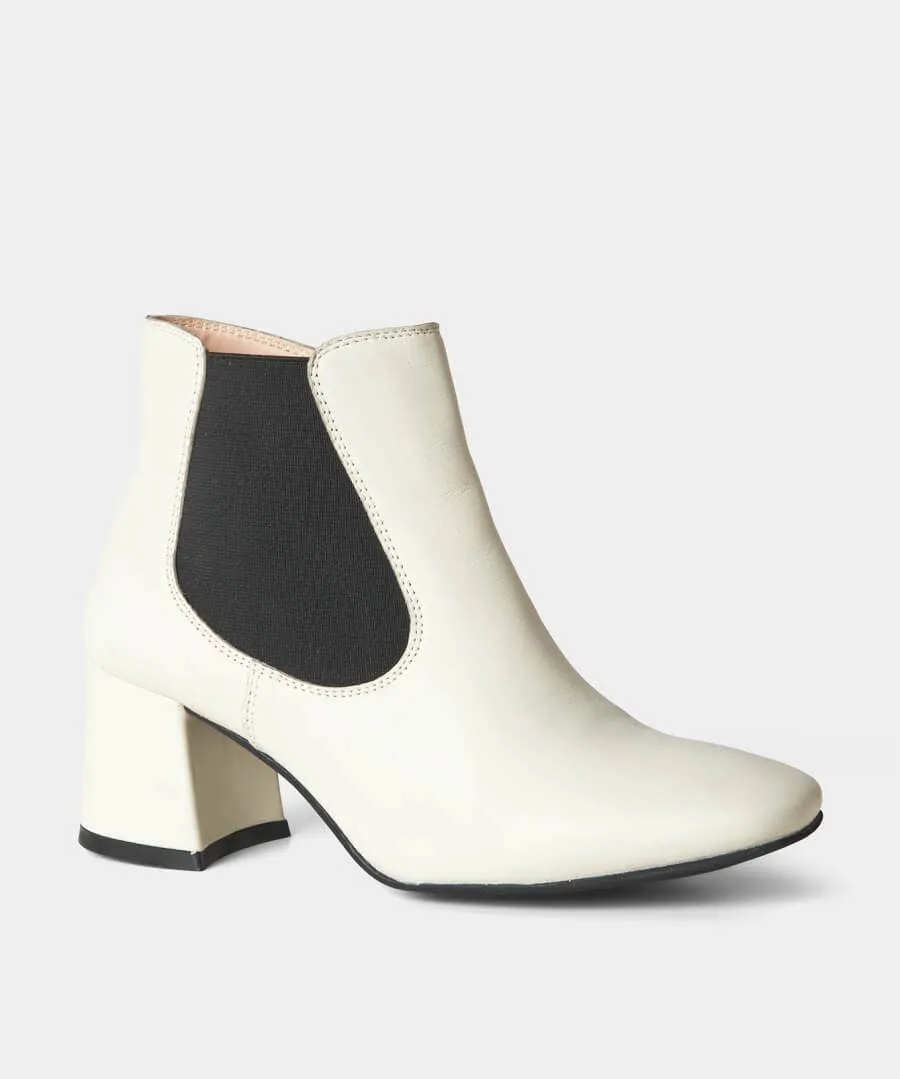 Carefree Leather Chelsea Boots