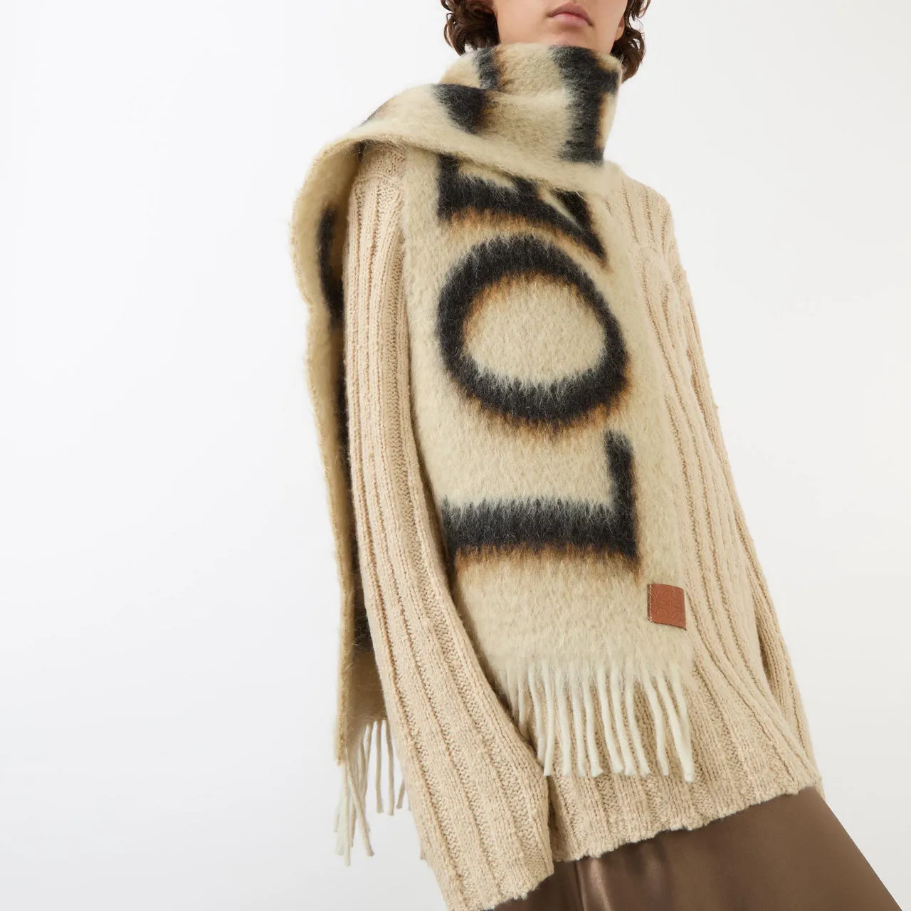 LOEWE Logo Fringe Scarf - CamelBlack