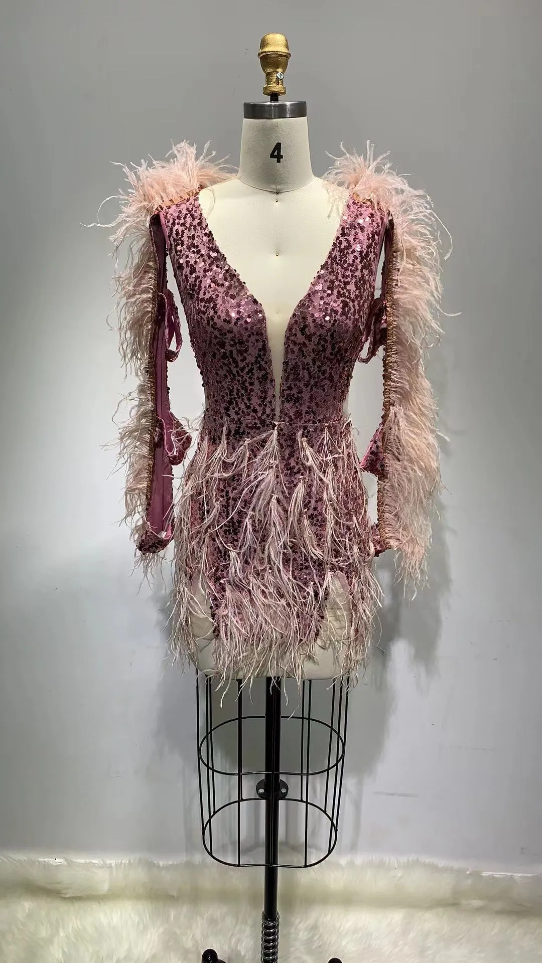 Low-cut Tight-fitting High-end Feather Dress