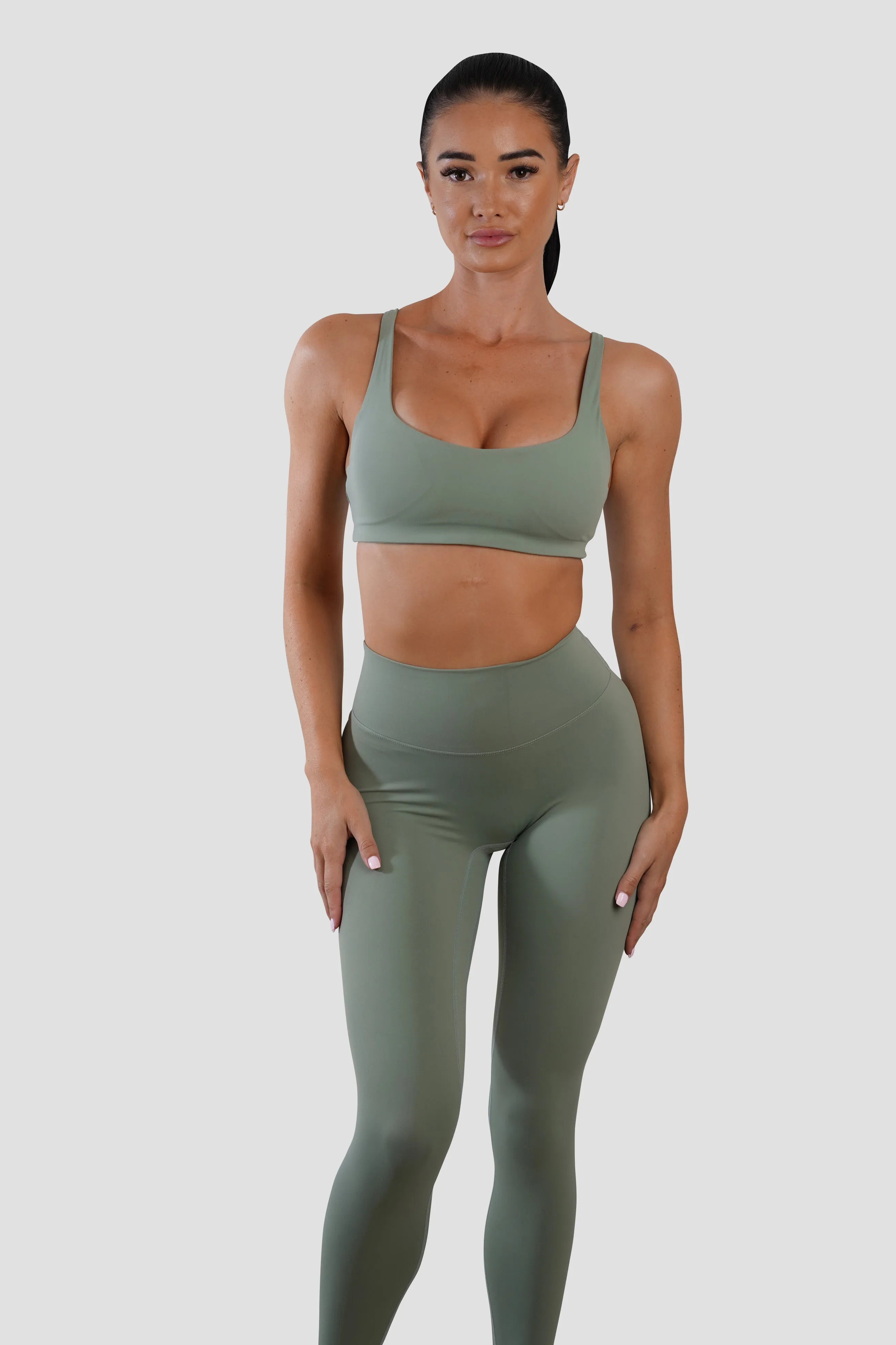 SLEEK SCRUNCH LEGGINGS - KHAKI GREEN