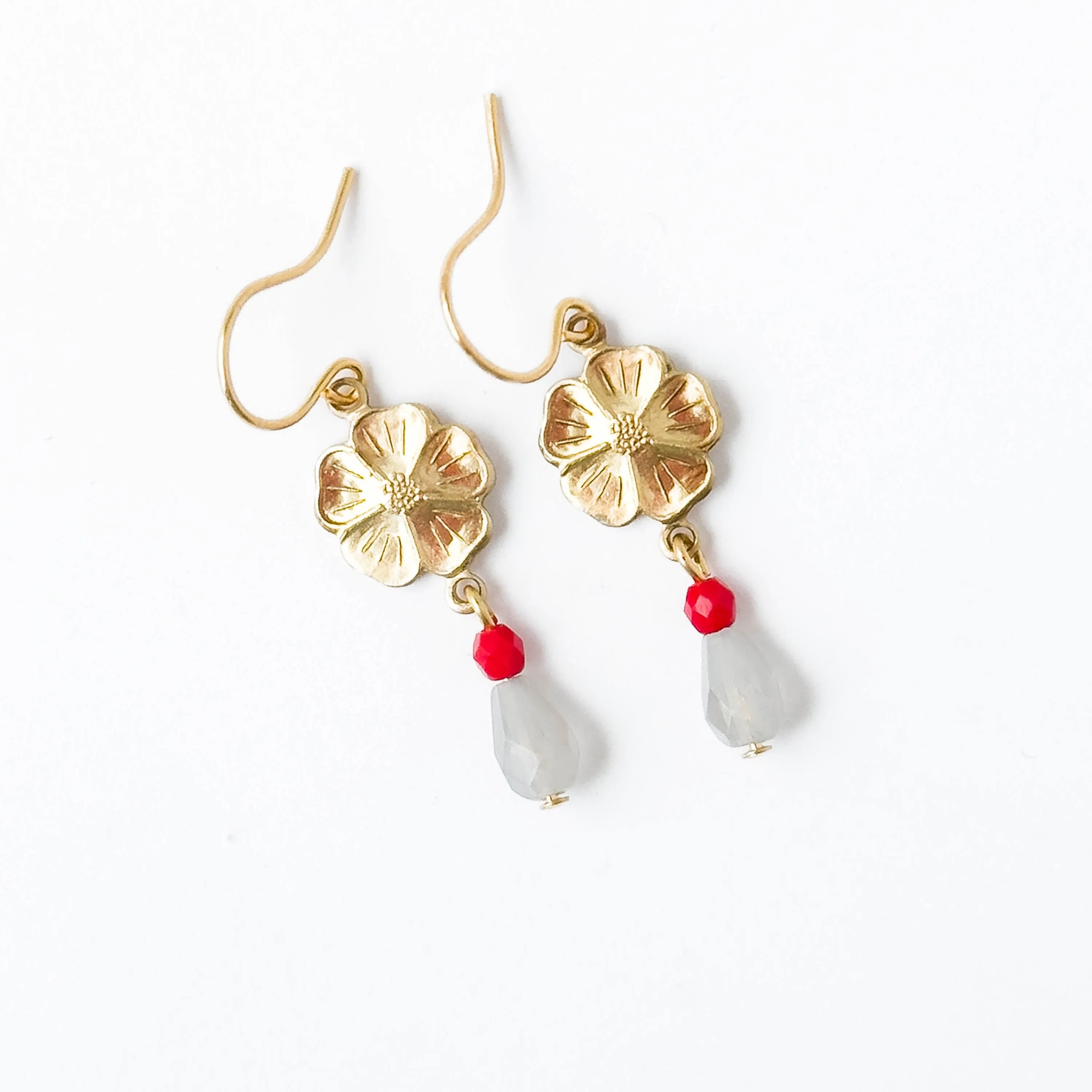 Small Flower Earrings With Beads - W