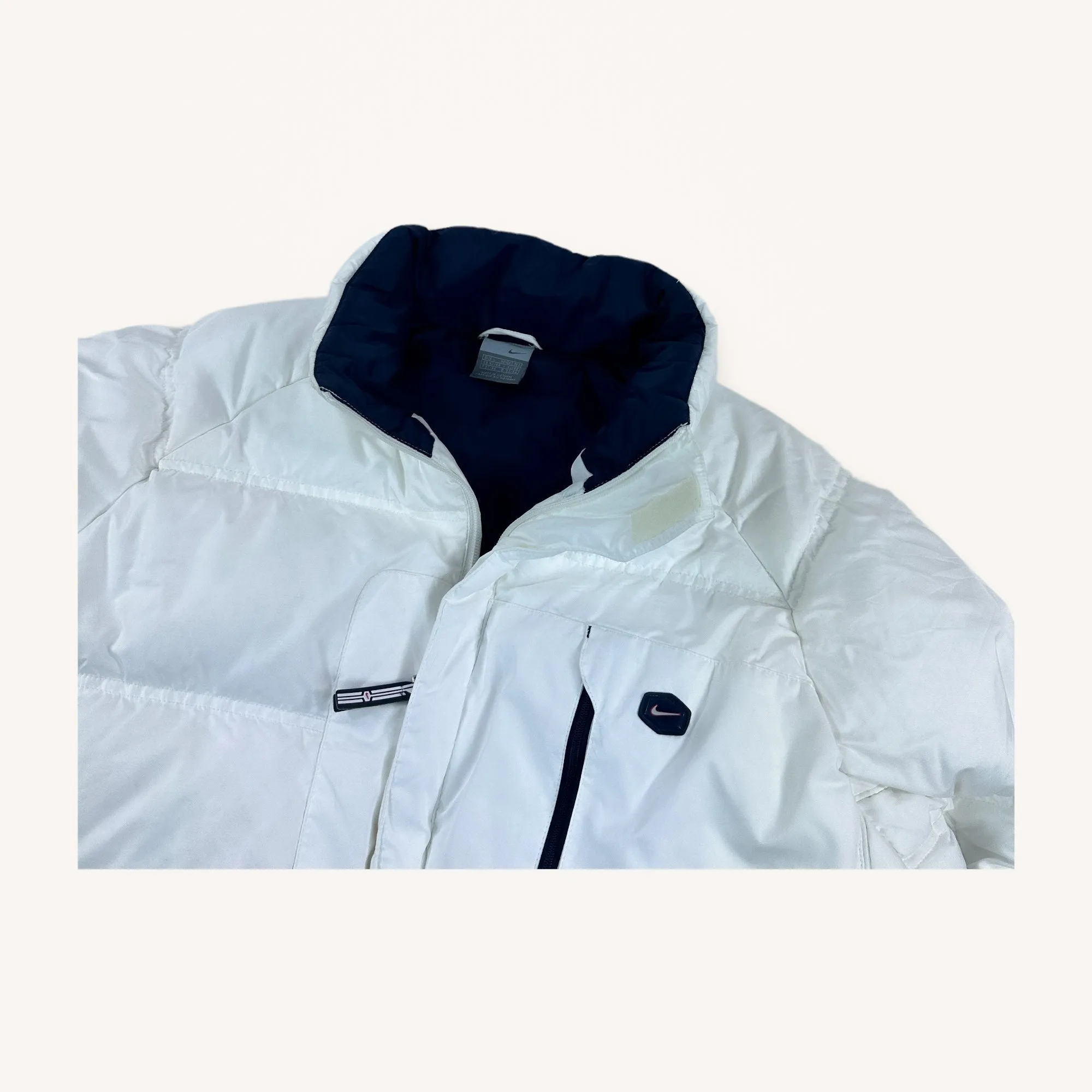 White y2ks NIKE Swoosh Puffer Jacket Coat (L)